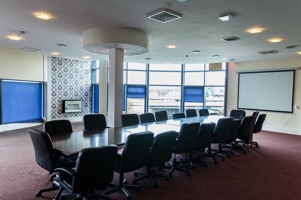 Ibis Styles Birmingham Oldbury Hotel Oldbury  Exterior photo